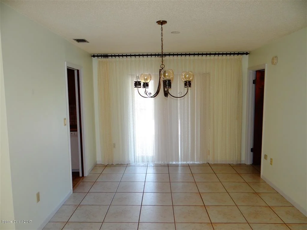 Photo of 1021 Sunswept Road NE