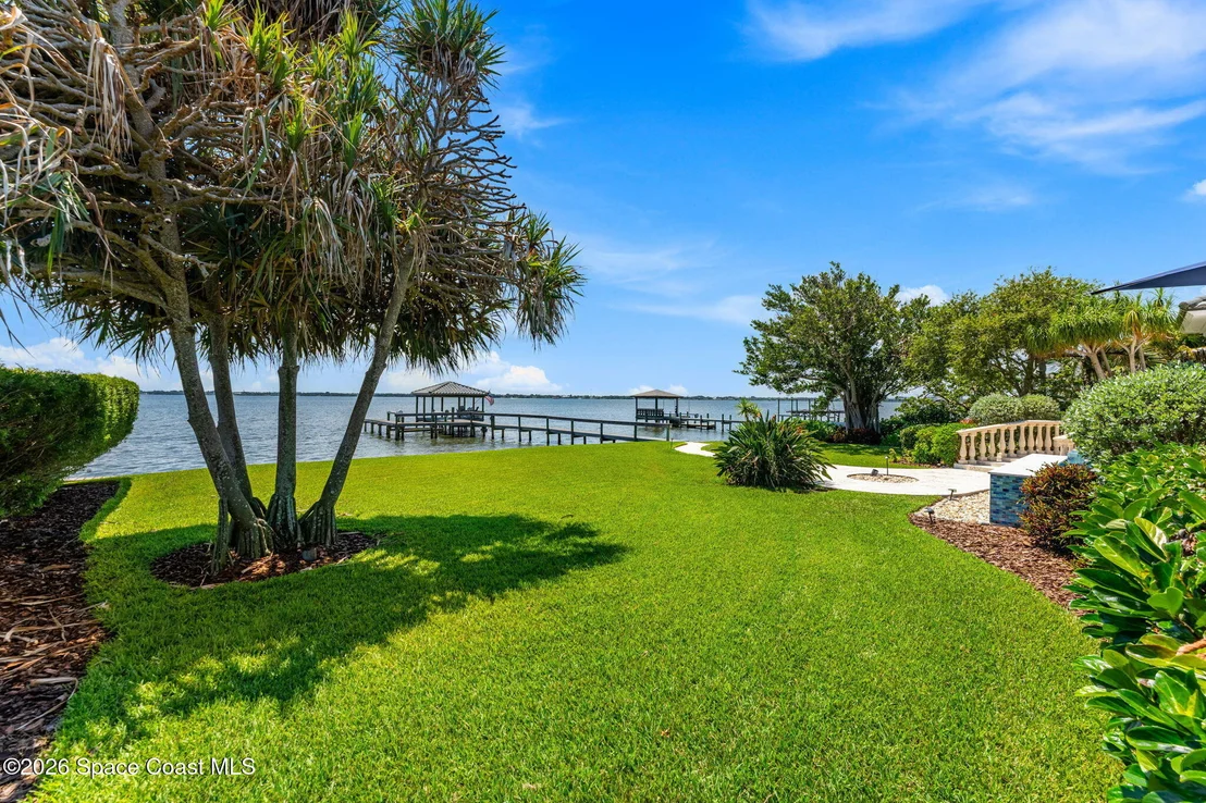 Photo of 200 Riverside Drive