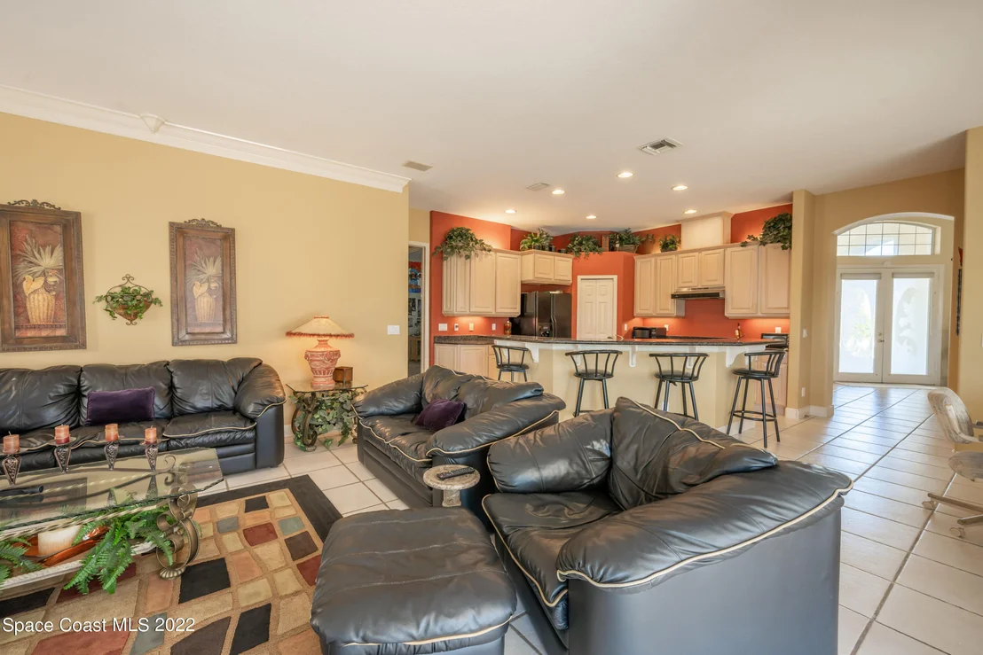 Photo of 981 Stratford Place