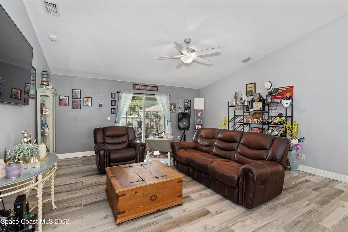 Photo of 816 Tedder Road SE