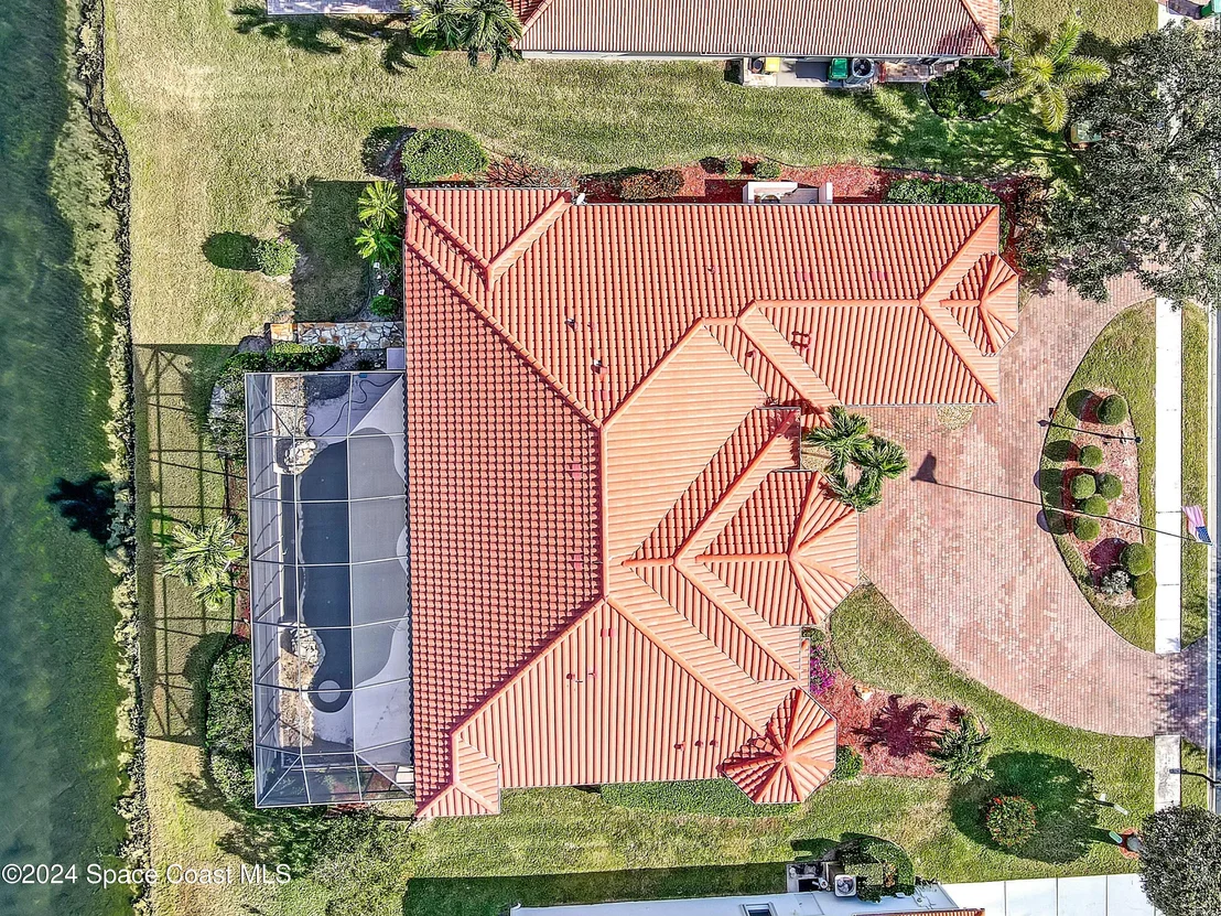 Photo of 402 Flanders Drive