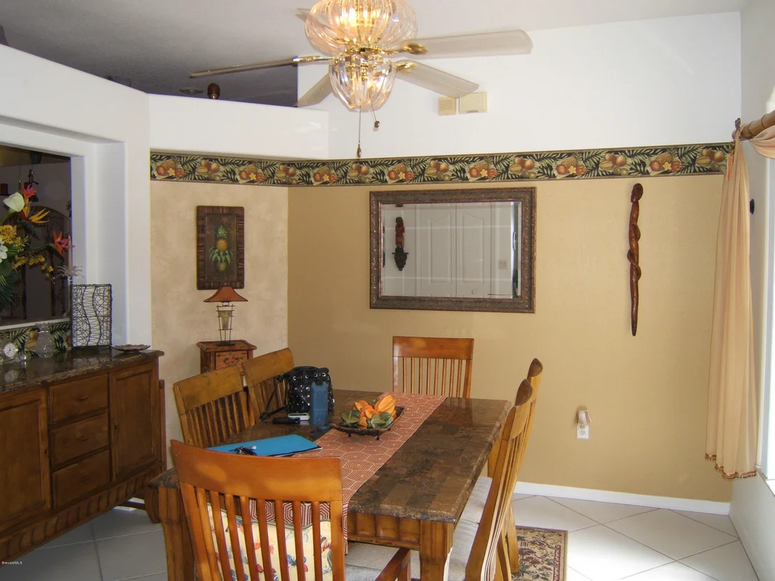 Photo of 7235 Carillon Avenue