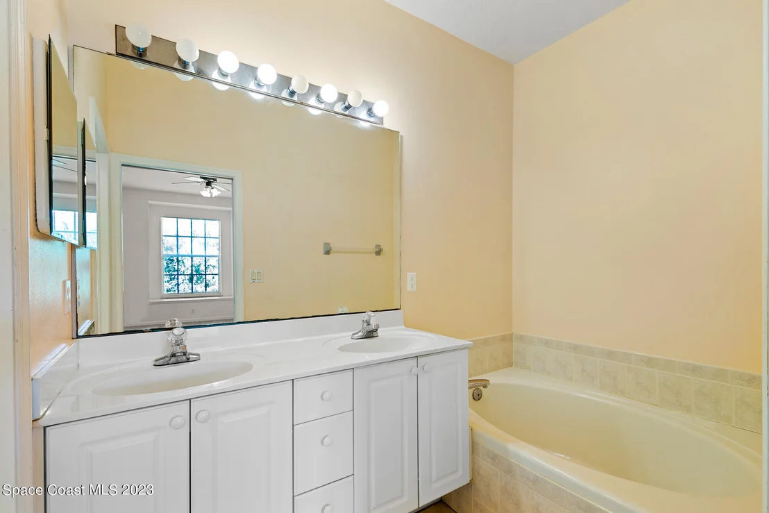 Photo of 4758 Parkstone Drive