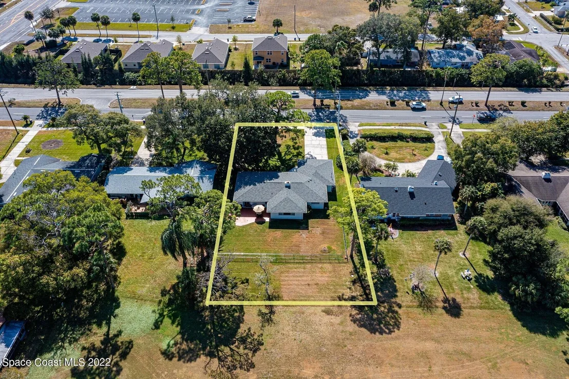 Photo of 1006 Barton Boulevard