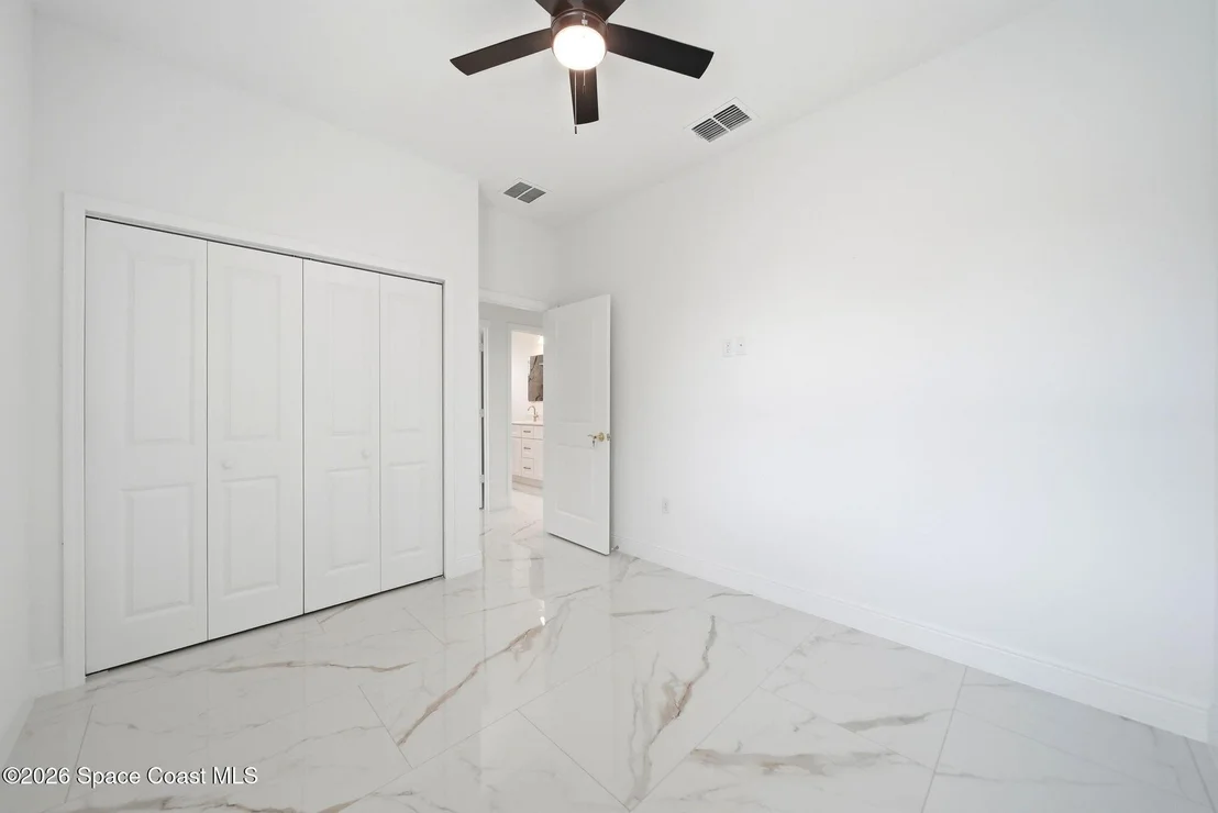 Photo of 2180 Cogan Drive SE