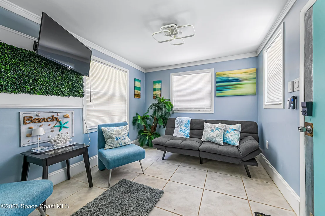 Photo of 329 Pineda Street