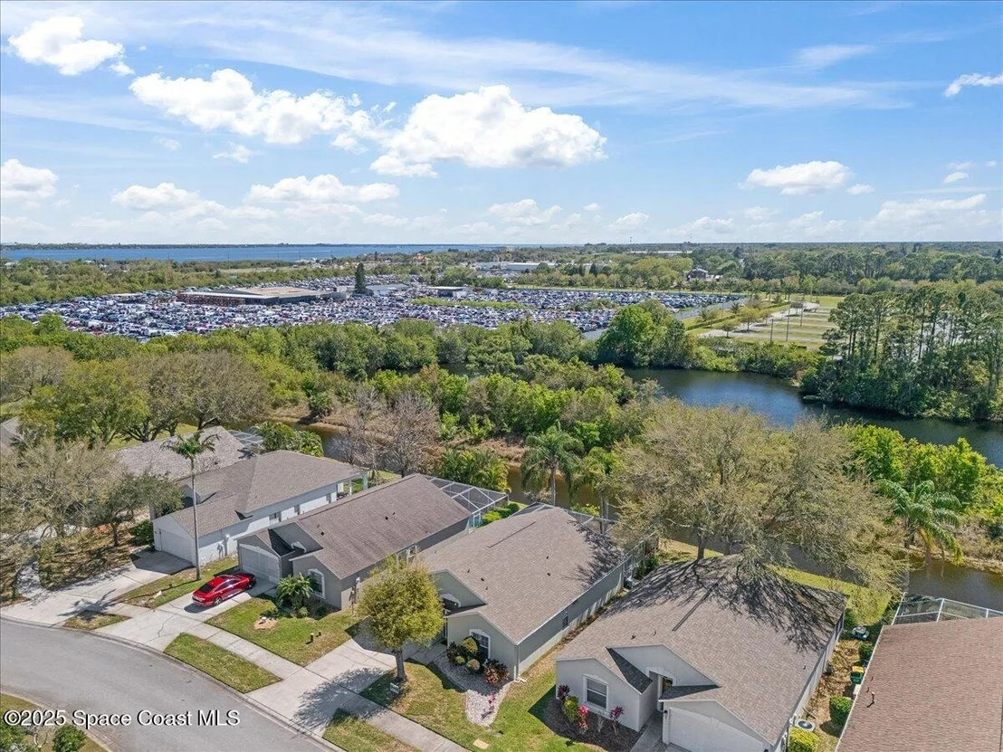 Photo of 883 Villa Drive