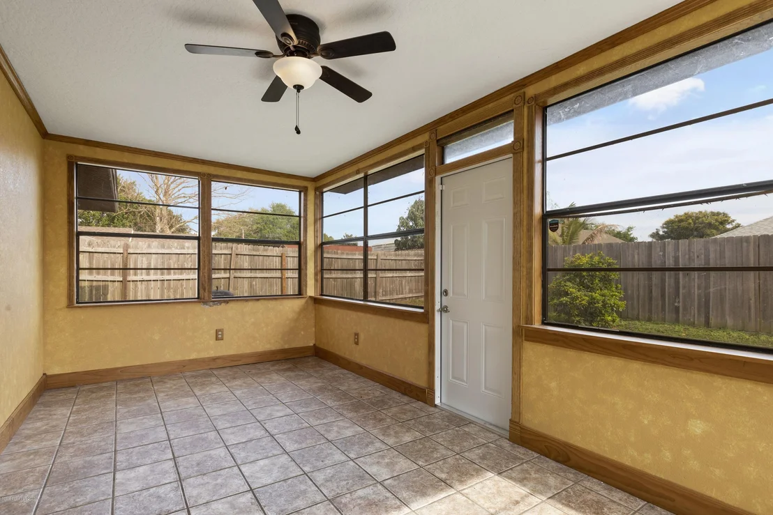 Photo of 823 Levitt Parkway