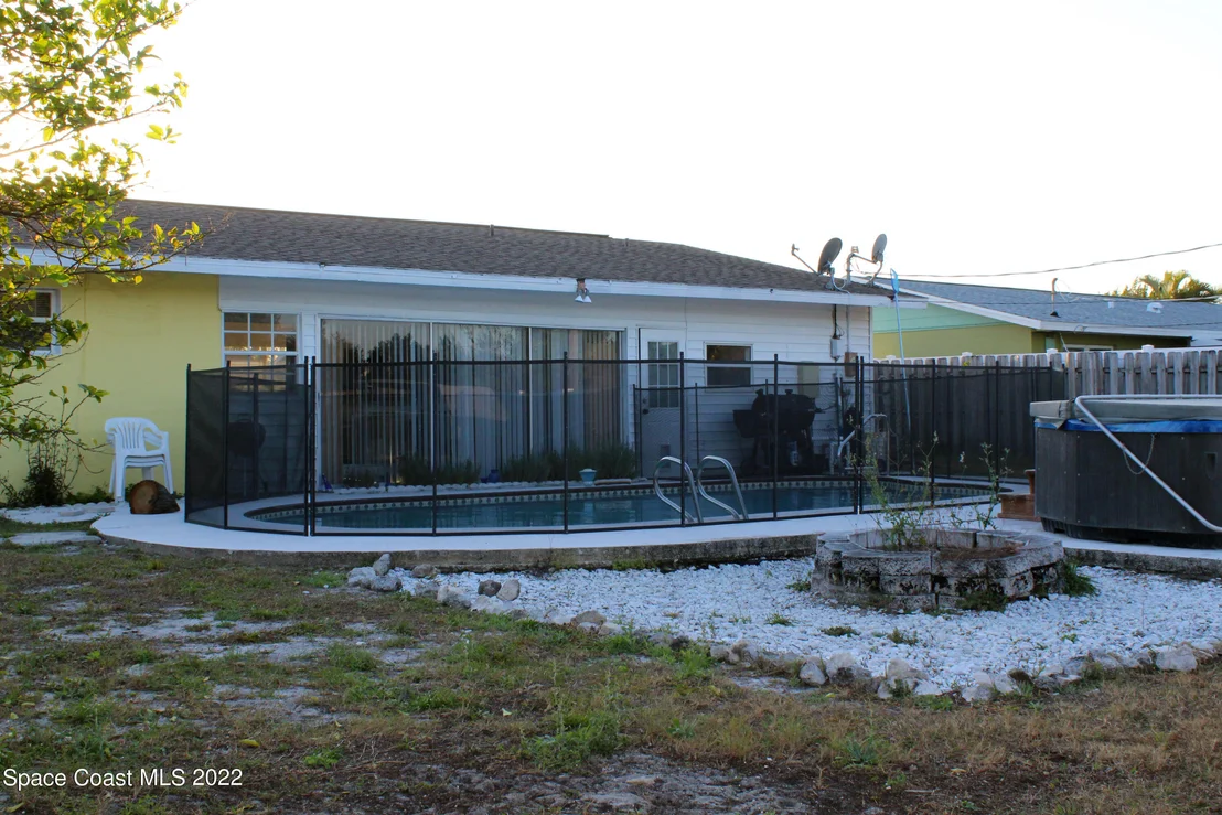 Photo of 951 Burn Drive NE