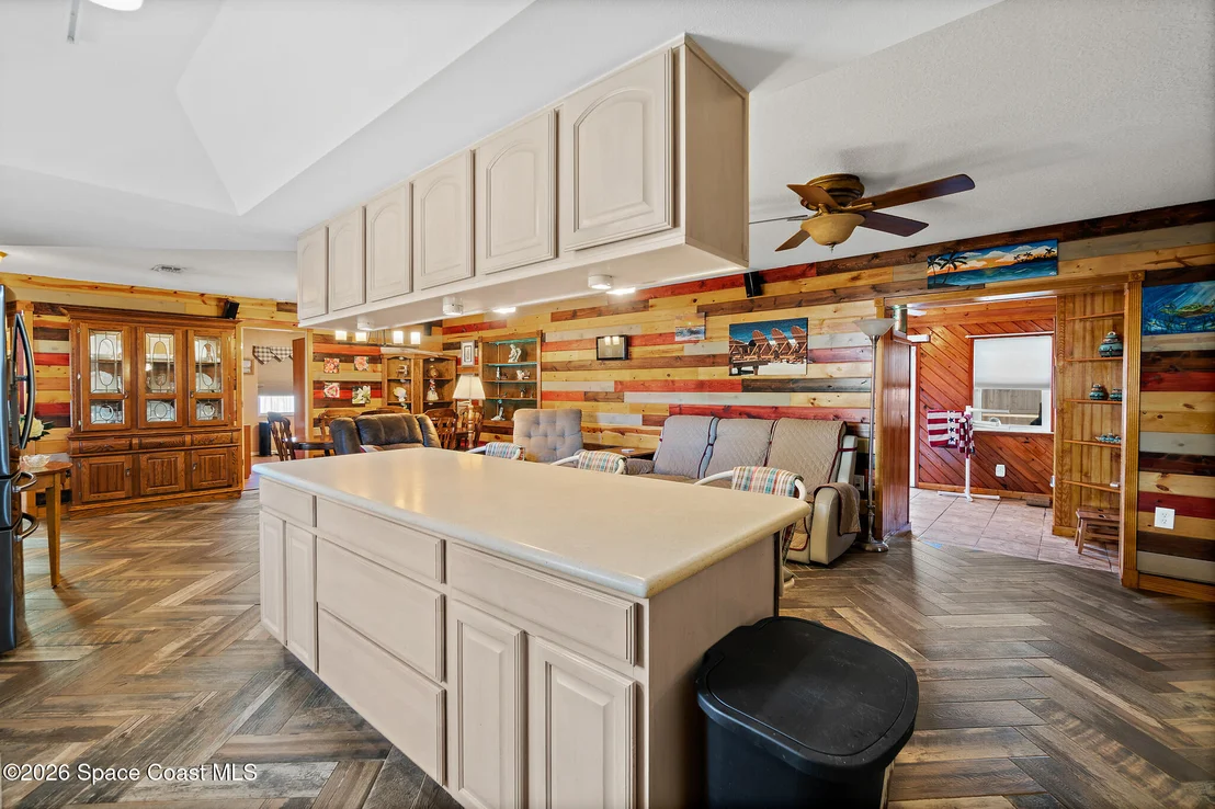Photo of 1497 Hendren Drive