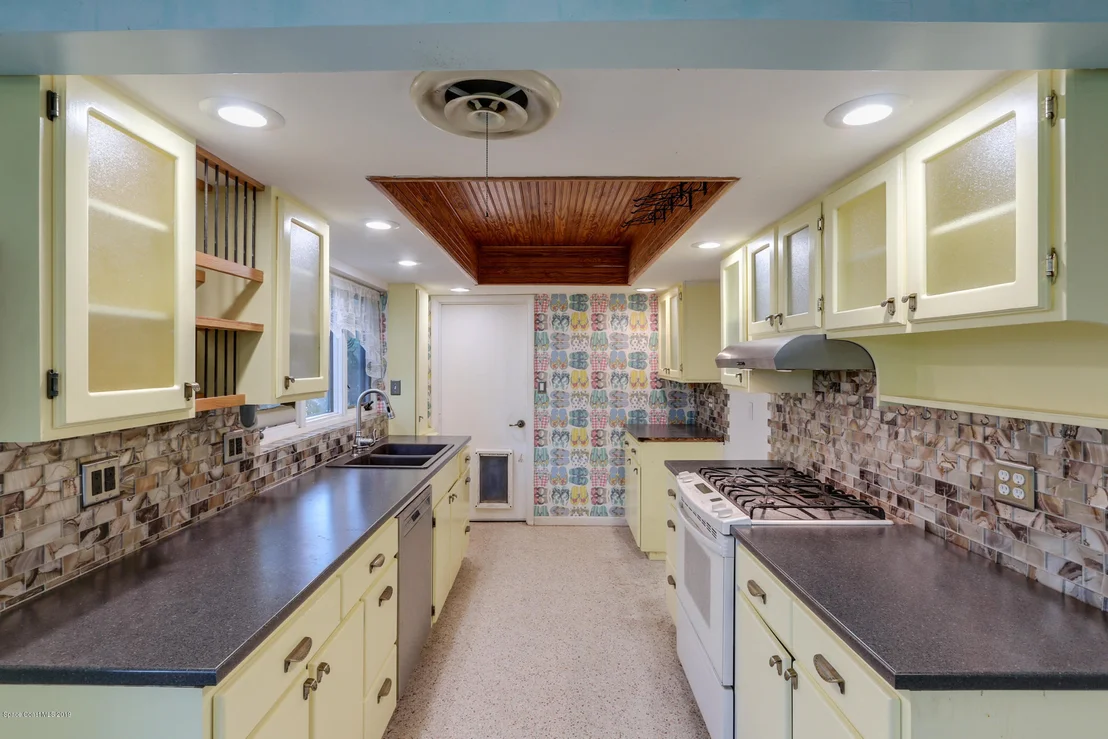 Photo of 443 Atlantis Drive