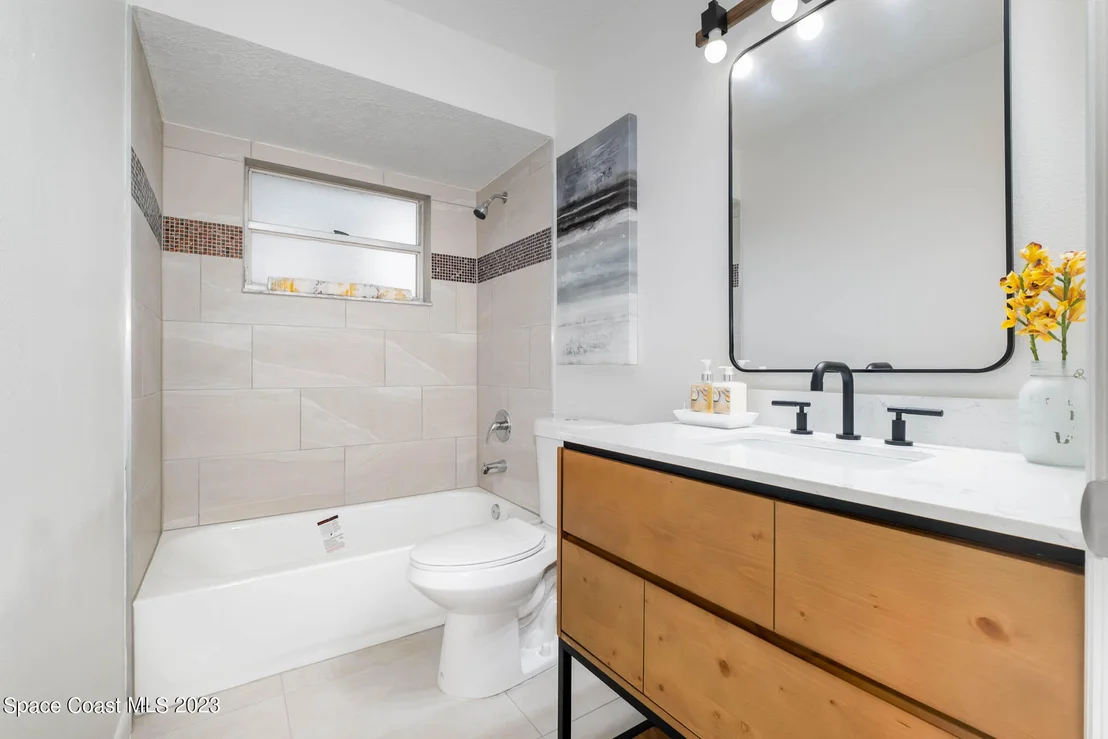 Photo of 1091 Pace Drive NW