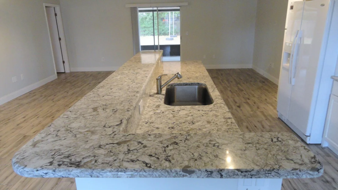 Photo of 6836 Cecil Road