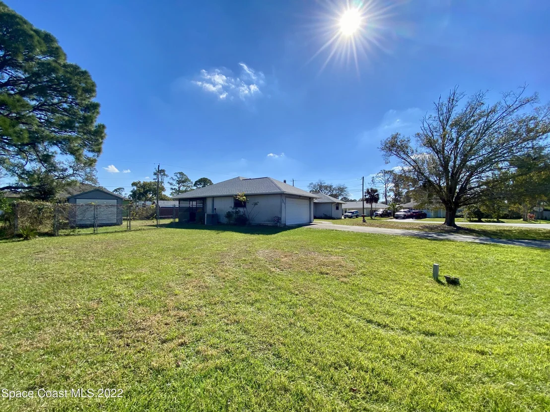 Photo of 3965 Oakland Street