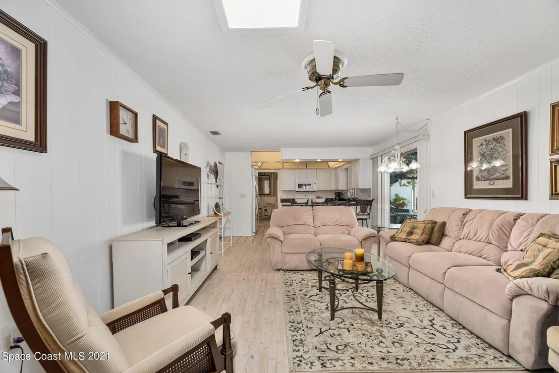 Photo of 330 Seabreeze Drive