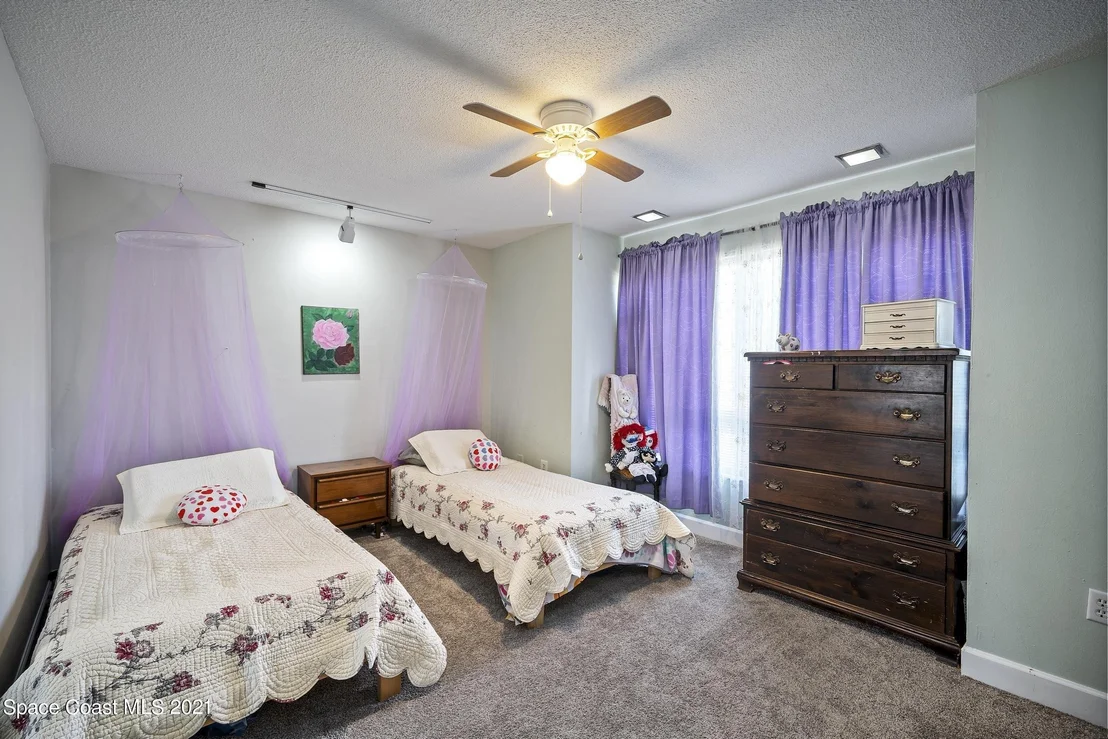 Photo of 1367 Gleneagles Way