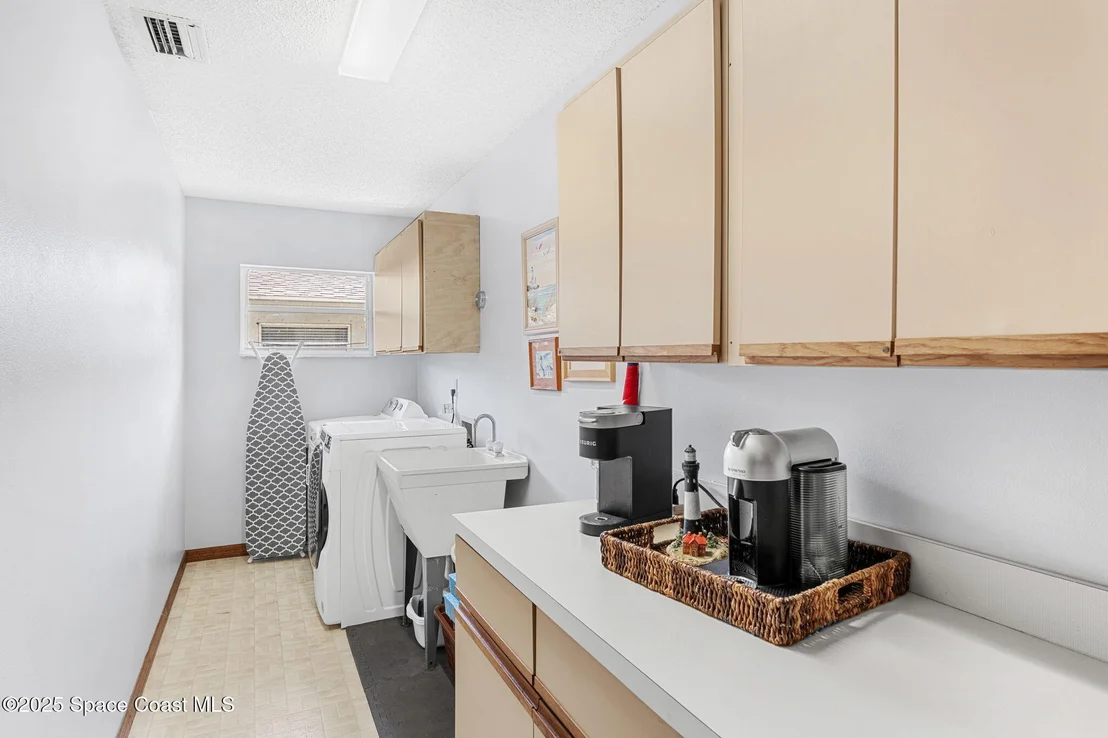 Photo of 396 Dolphin Street