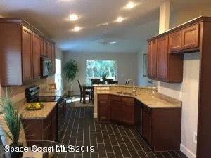 Photo of 831 Mandarin Drive NE