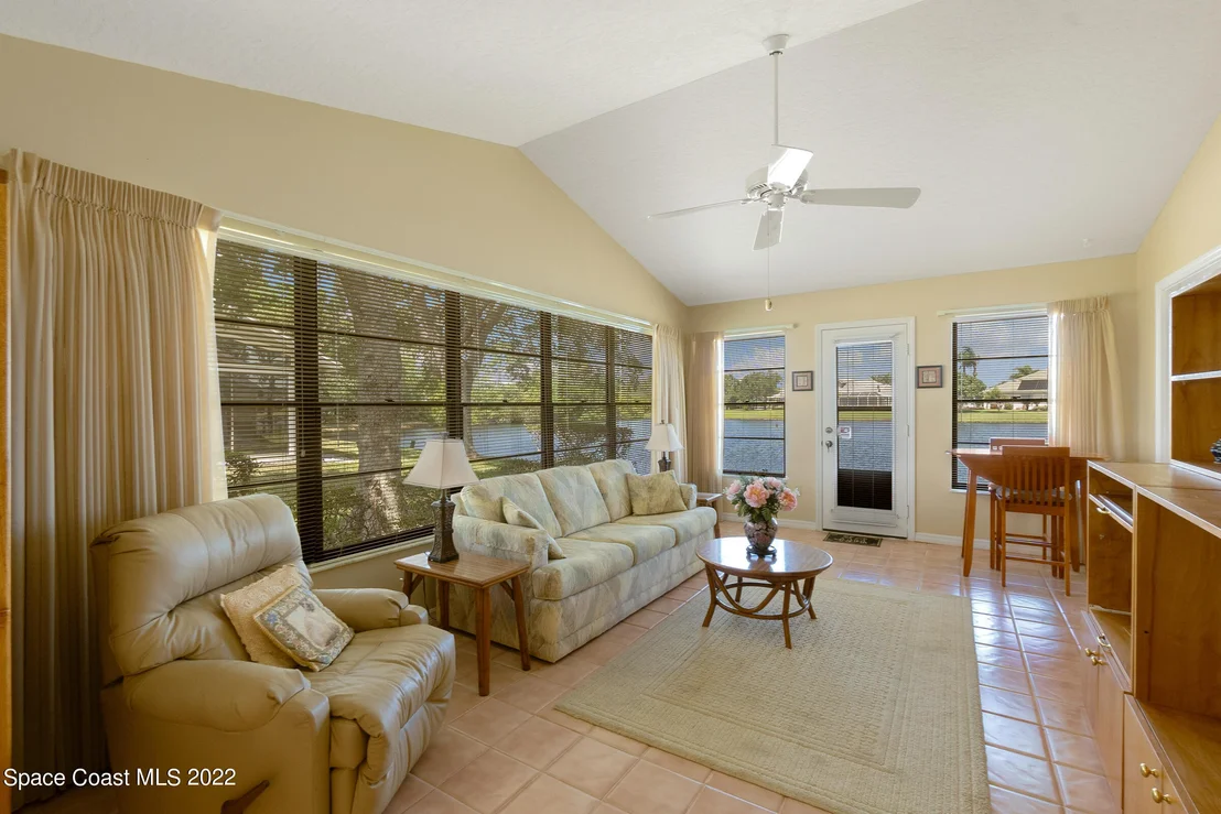 Photo of 914 Ridge Lake Drive