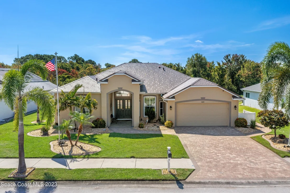 Photo of 665 Carriage Hill Road