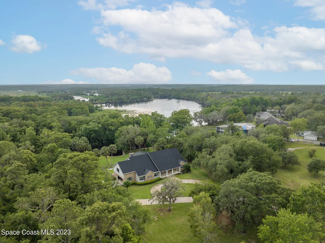 Photo of 927 Iron Bend Trail