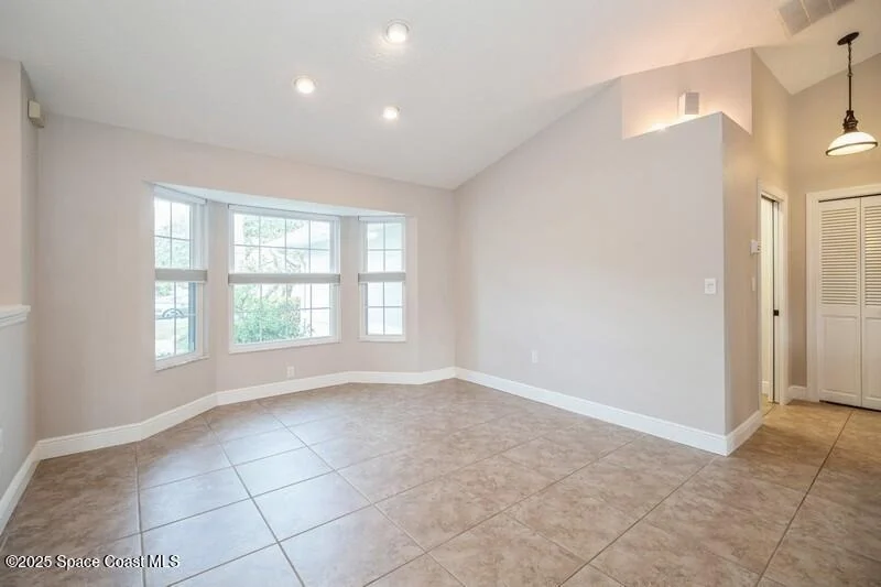 Photo of 586 Deerfield Drive