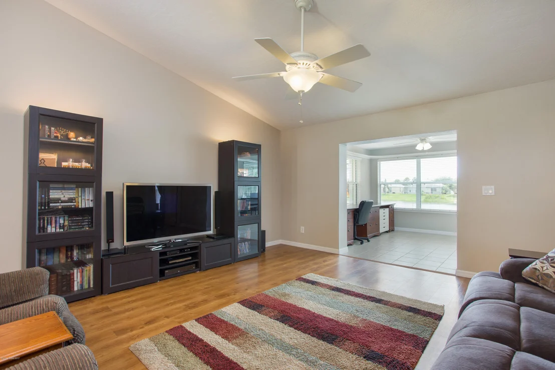 Photo of 499 Benton Drive