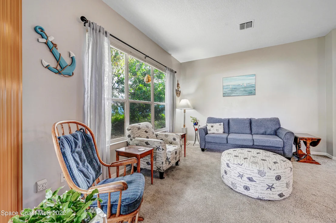 Photo of 852 Villa Drive