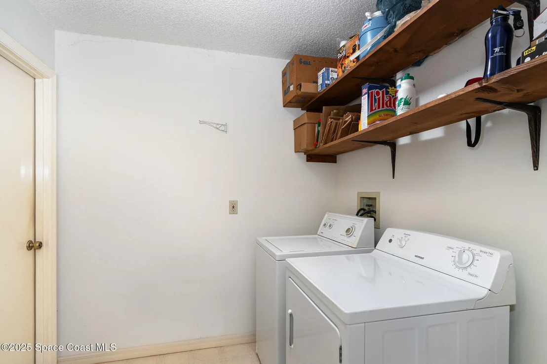 Photo of 1812 Live Oak Drive N