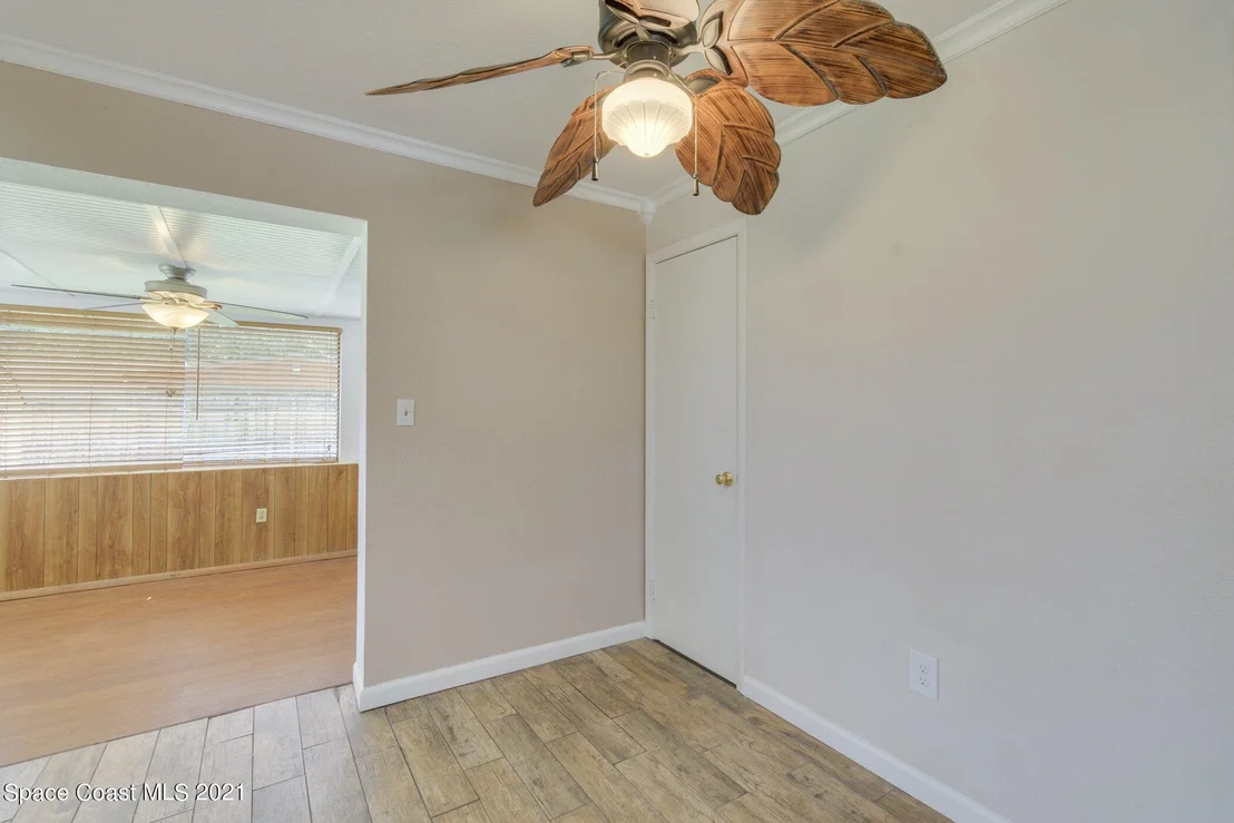 Photo of 1933 Oakwood Drive
