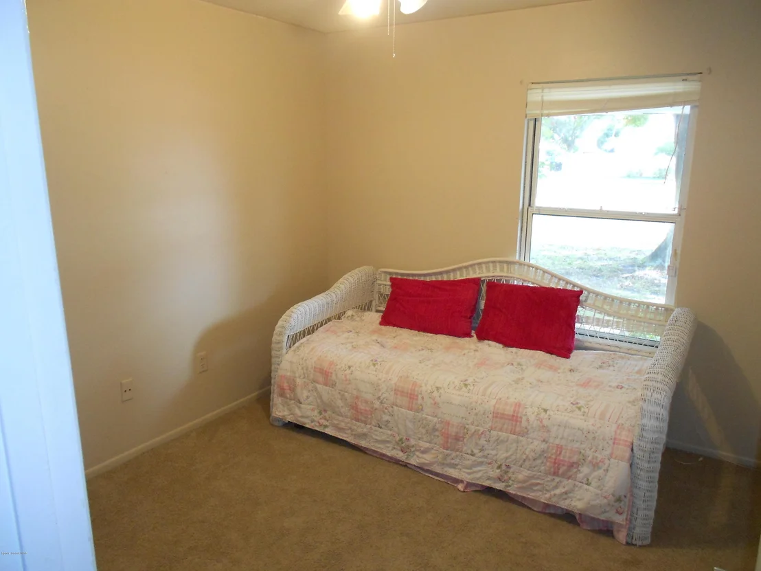Photo of 1222 Mariposa Drive NE