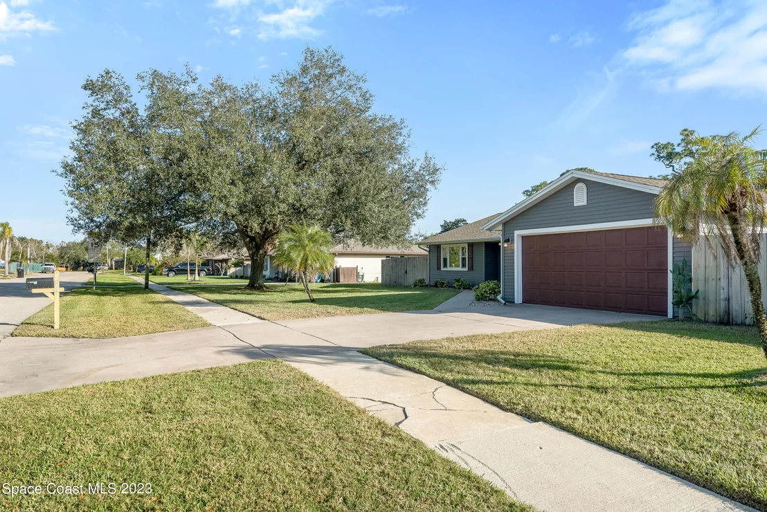 Photo of 2624 School Drive NE