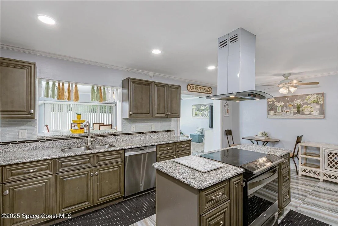 Photo of 955 Bartlett Lane