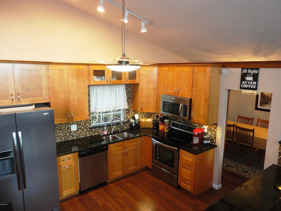 Photo of 415 Lee Avenue