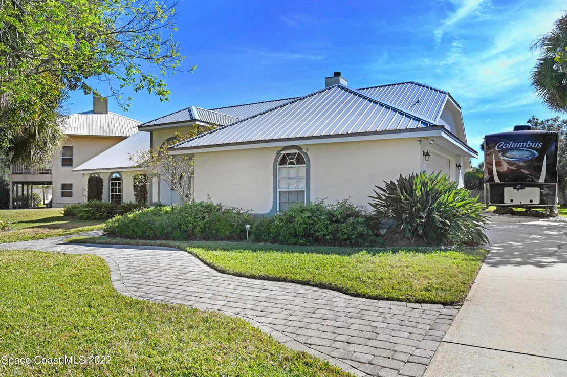 Photo of 115 River Road Circle