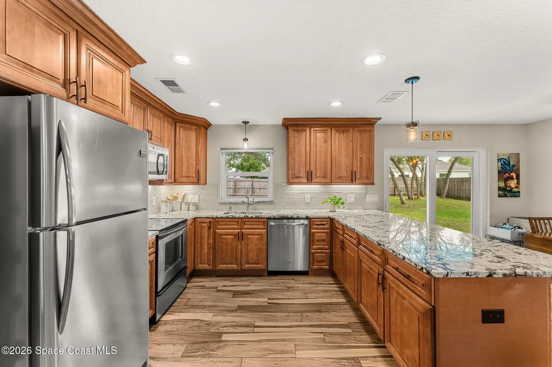Photo of 5687 Holden Road