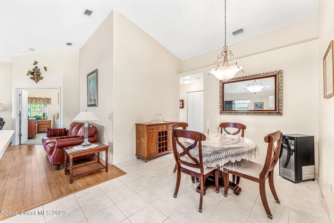 Photo of 1027 Pine Creek Circle NE