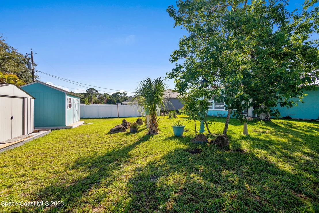 Photo of 655 Airoso Road SE