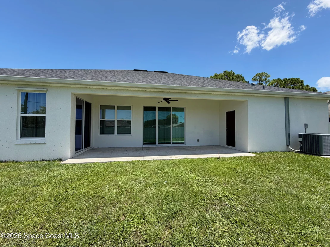 Photo of 382 Eldron Boulevard NE
