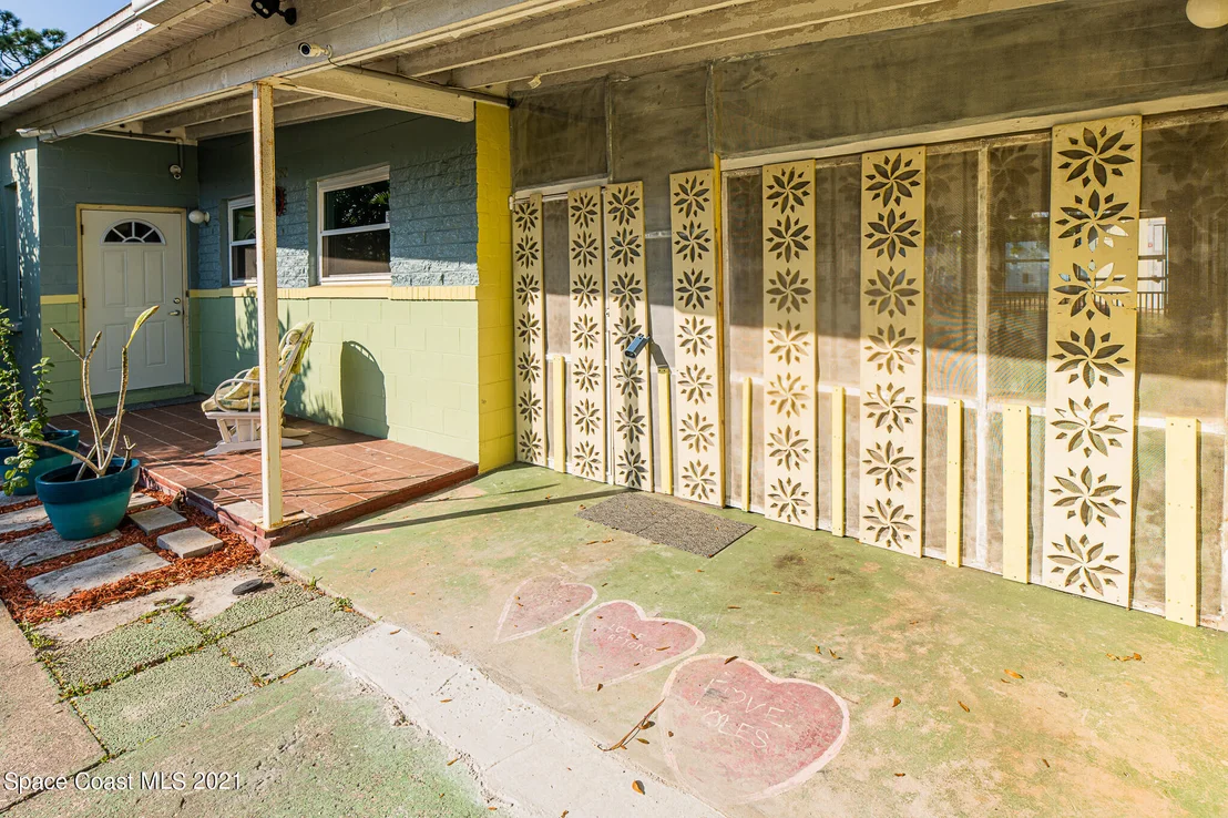 Photo of 1050 Myrtle Lane