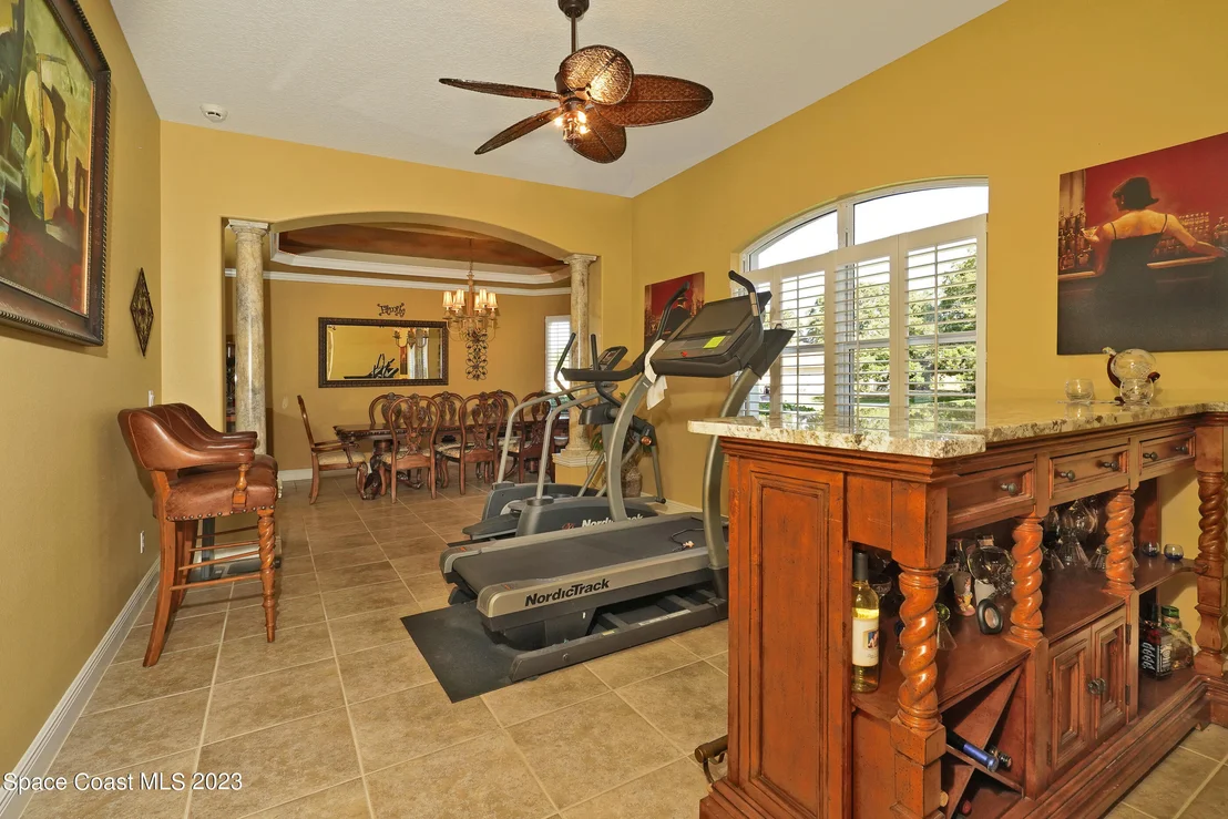 Photo of 2217 Royal Oaks Drive