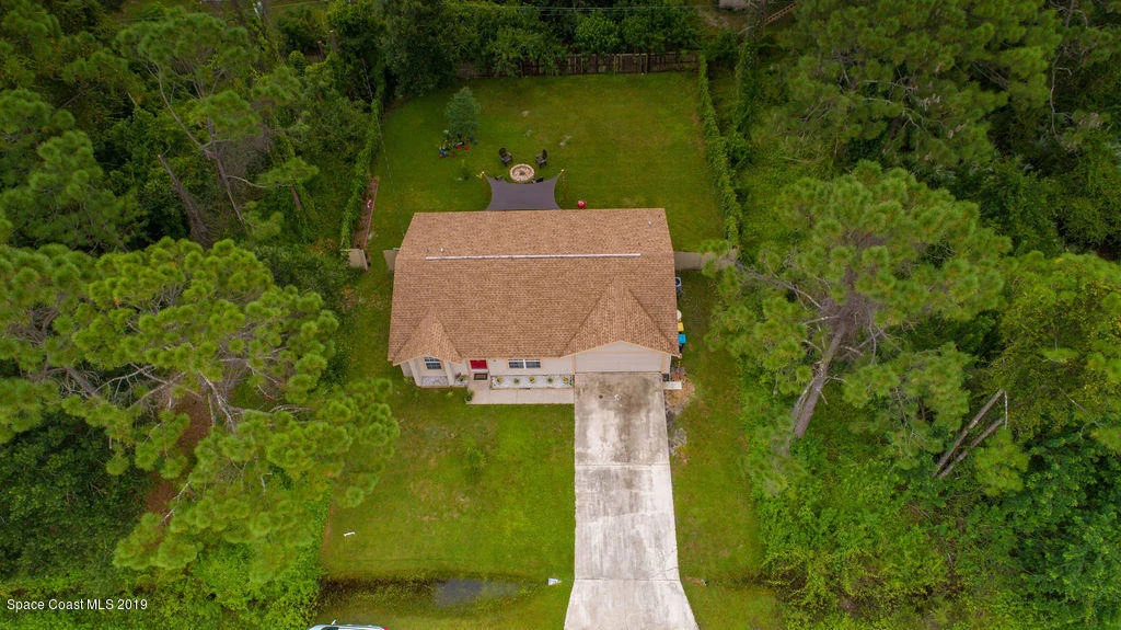 Photo of 1174 Ruby Street SE