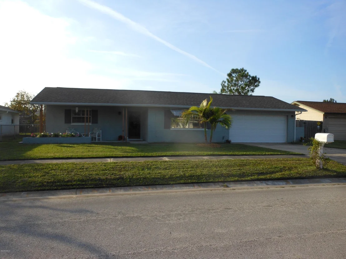 Photo of 608 Avignon Drive