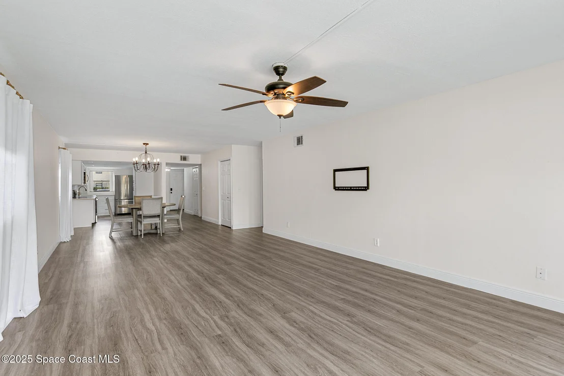 Photo of Unit 1218 at 305 Tangle Run Boulevard