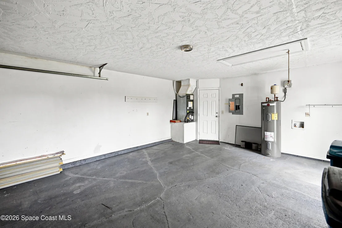 Photo of 2425 Cogan Drive SE