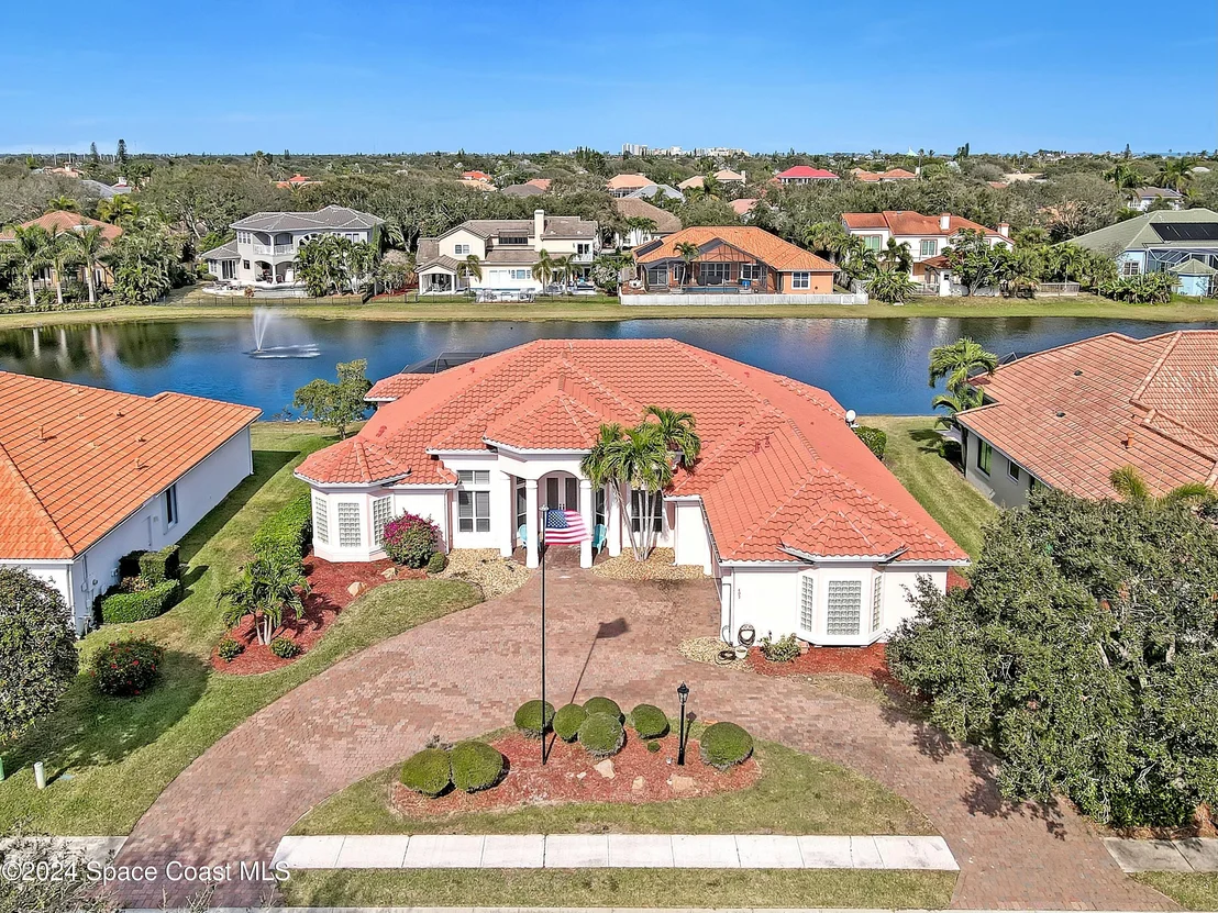 Photo of 402 Flanders Drive
