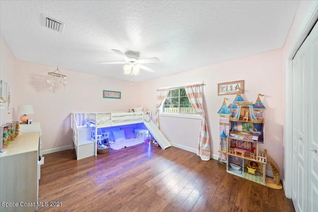 Photo of 772 Lake Drive
