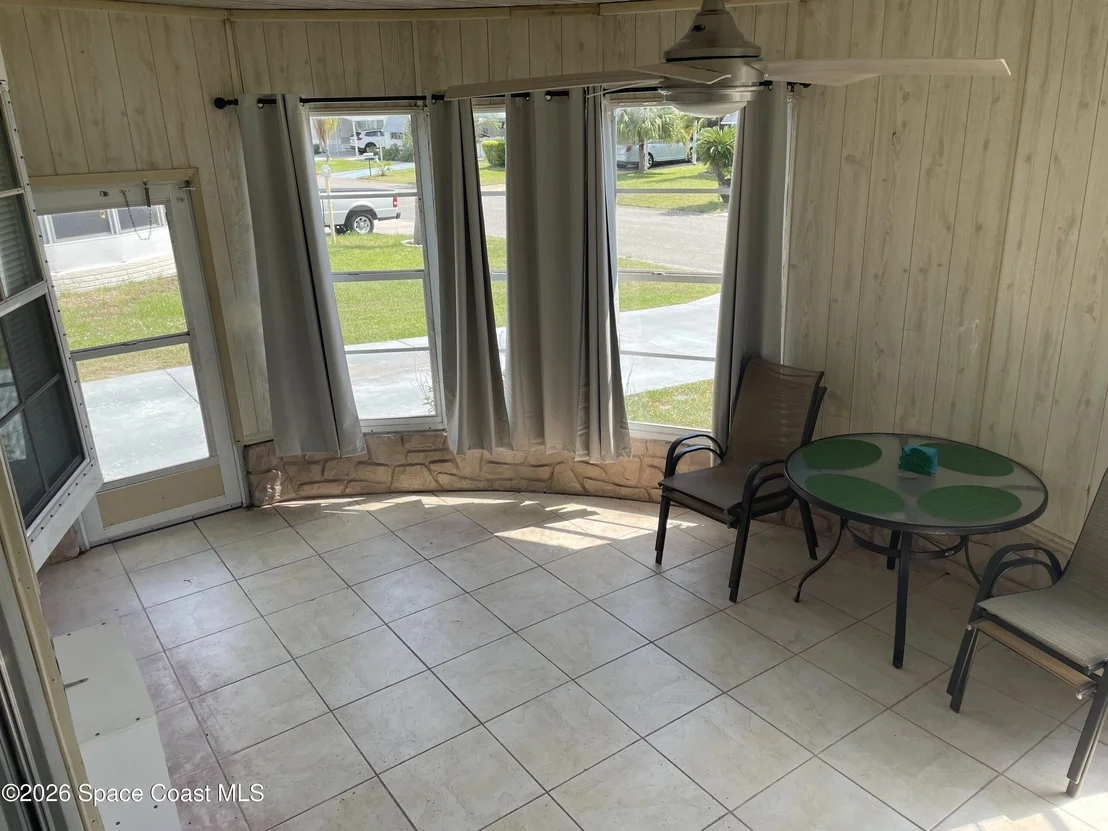 Photo of 621 Oleander Circle