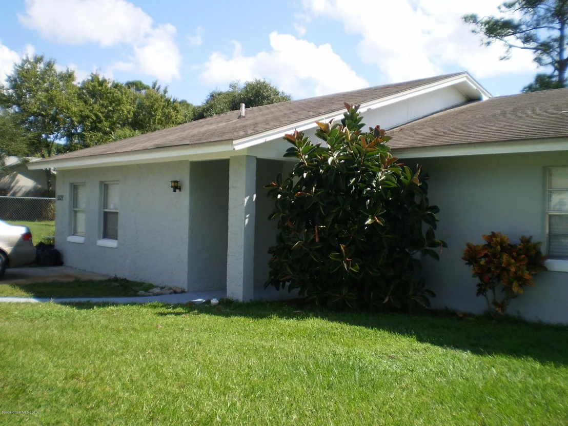 Photo of 5521 Flint Road
