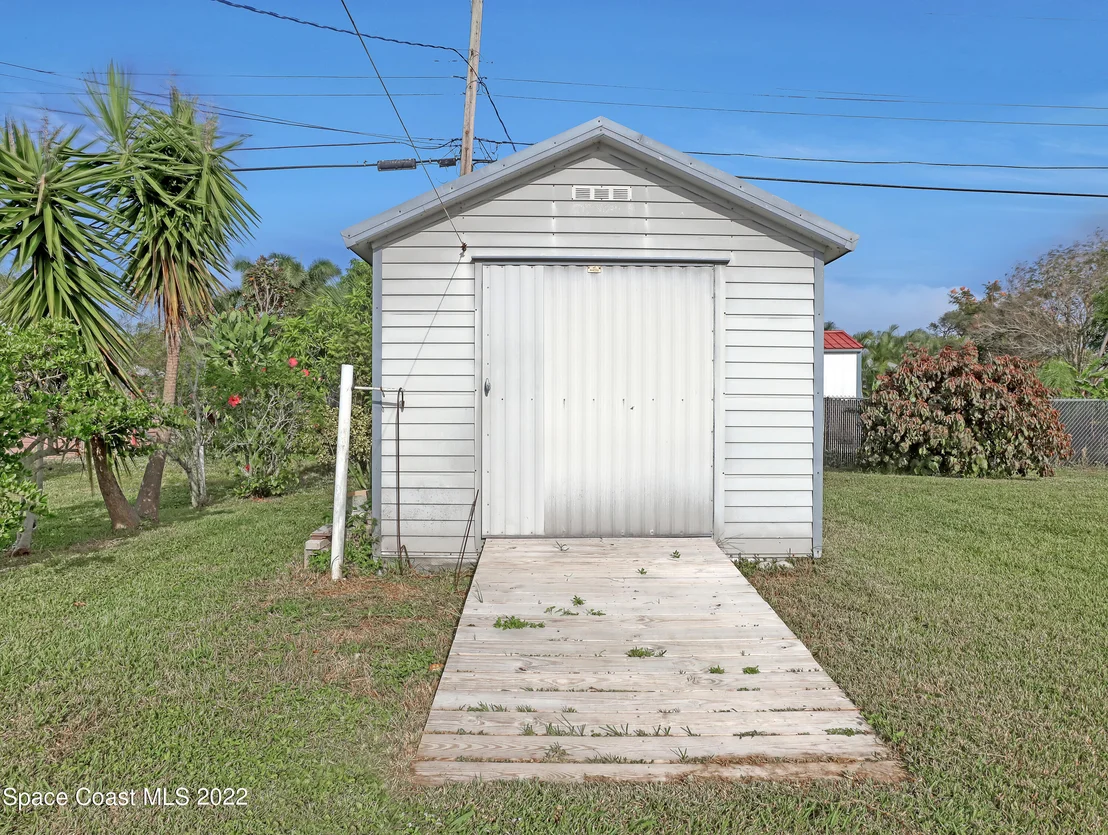 Photo of 1079 Cable Lane NE
